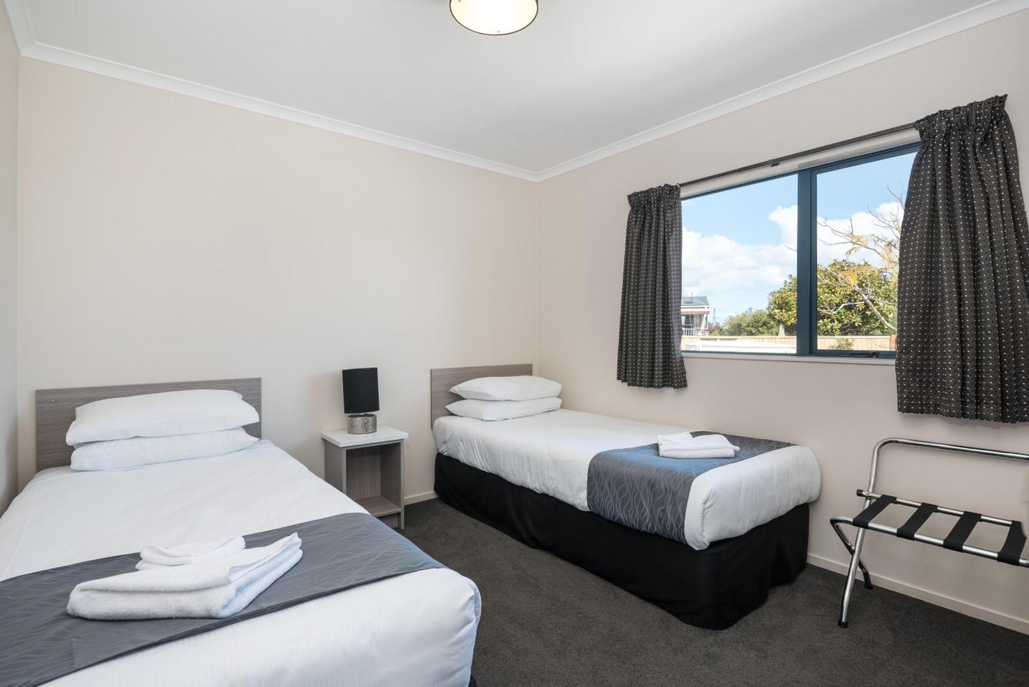 Matakana Motel Buitenkant foto
