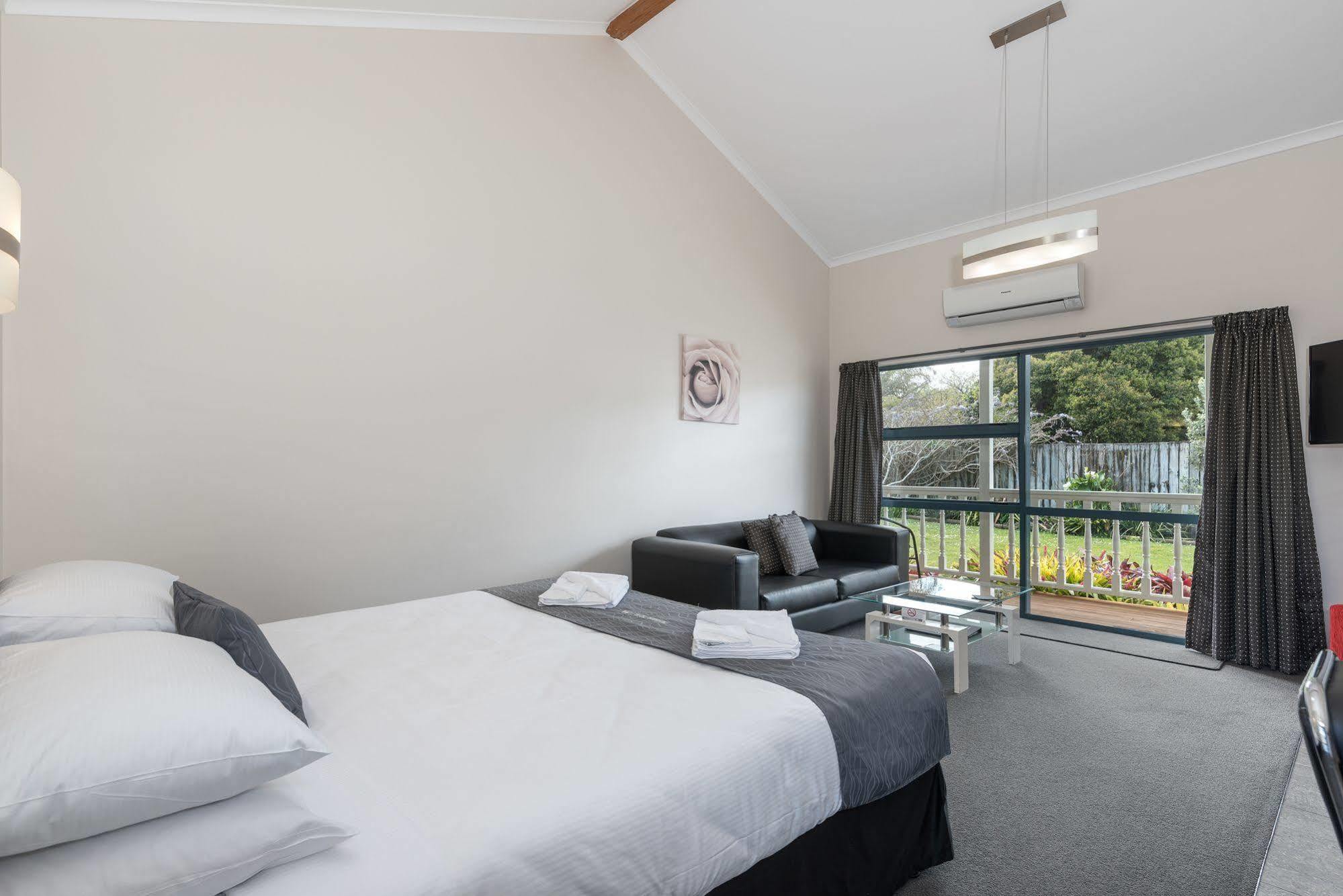 Matakana Motel Buitenkant foto
